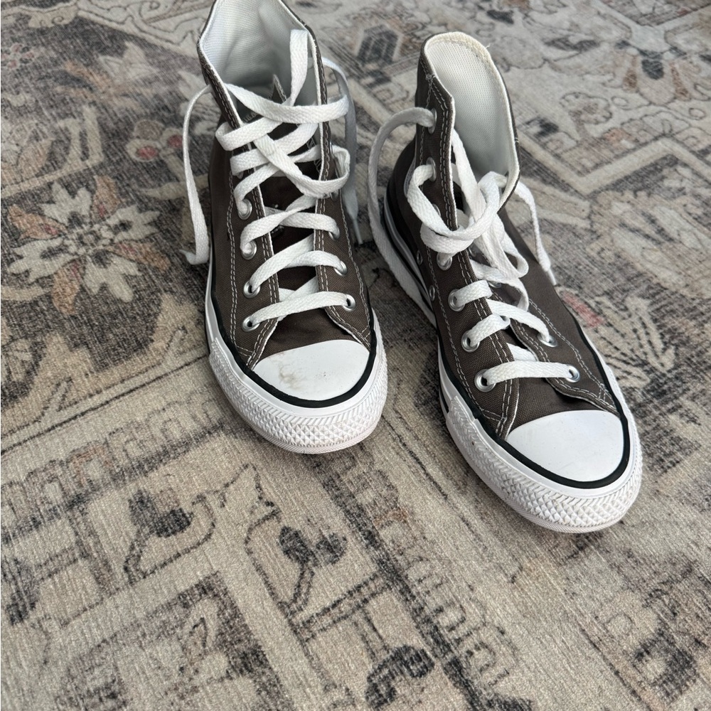 Converse High-Top Sneakers Womens 6.5 - Men’s 4.5